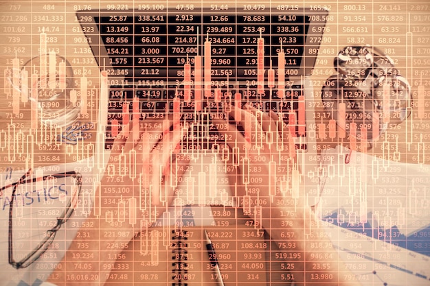 a graph showing the historical trend of the Federal Reserve interest rates over the past five years, highlighting periods of increases and decreases, with annotations pointing out key economic events that influenced these changes.